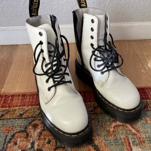 Doc Marten Jadon smooth leather platform white boots size 8 - Picture 1 of 5